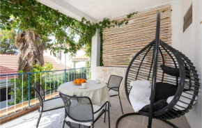 Beautiful Apartment In Klek With Kitchen